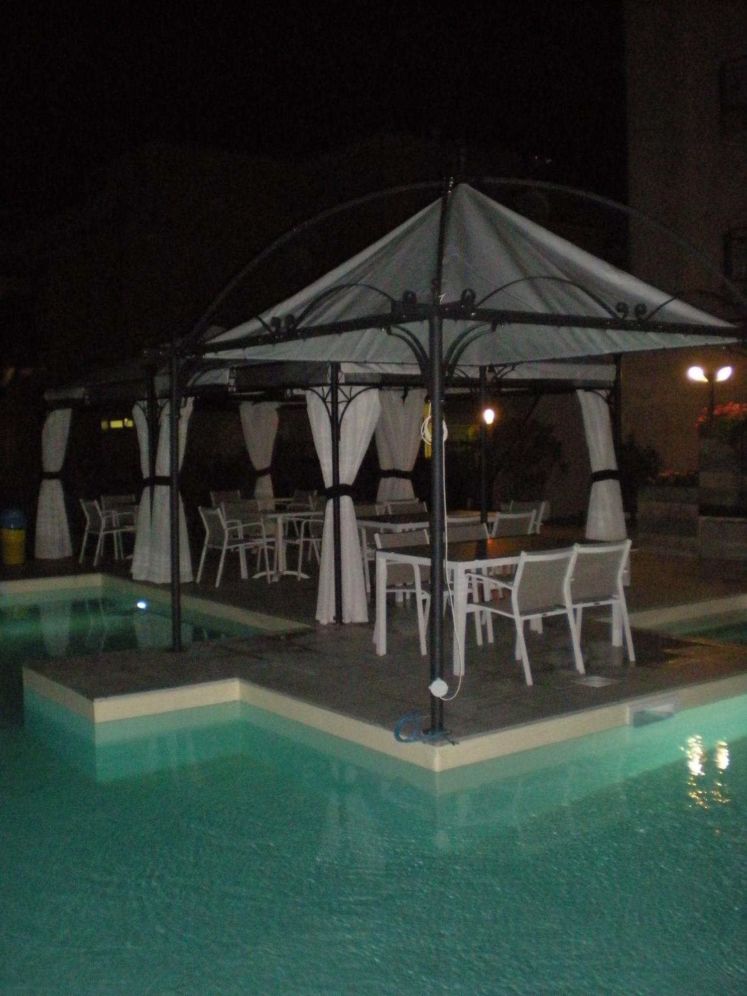 Ute Hotel Lido di Jesolo Esterno foto